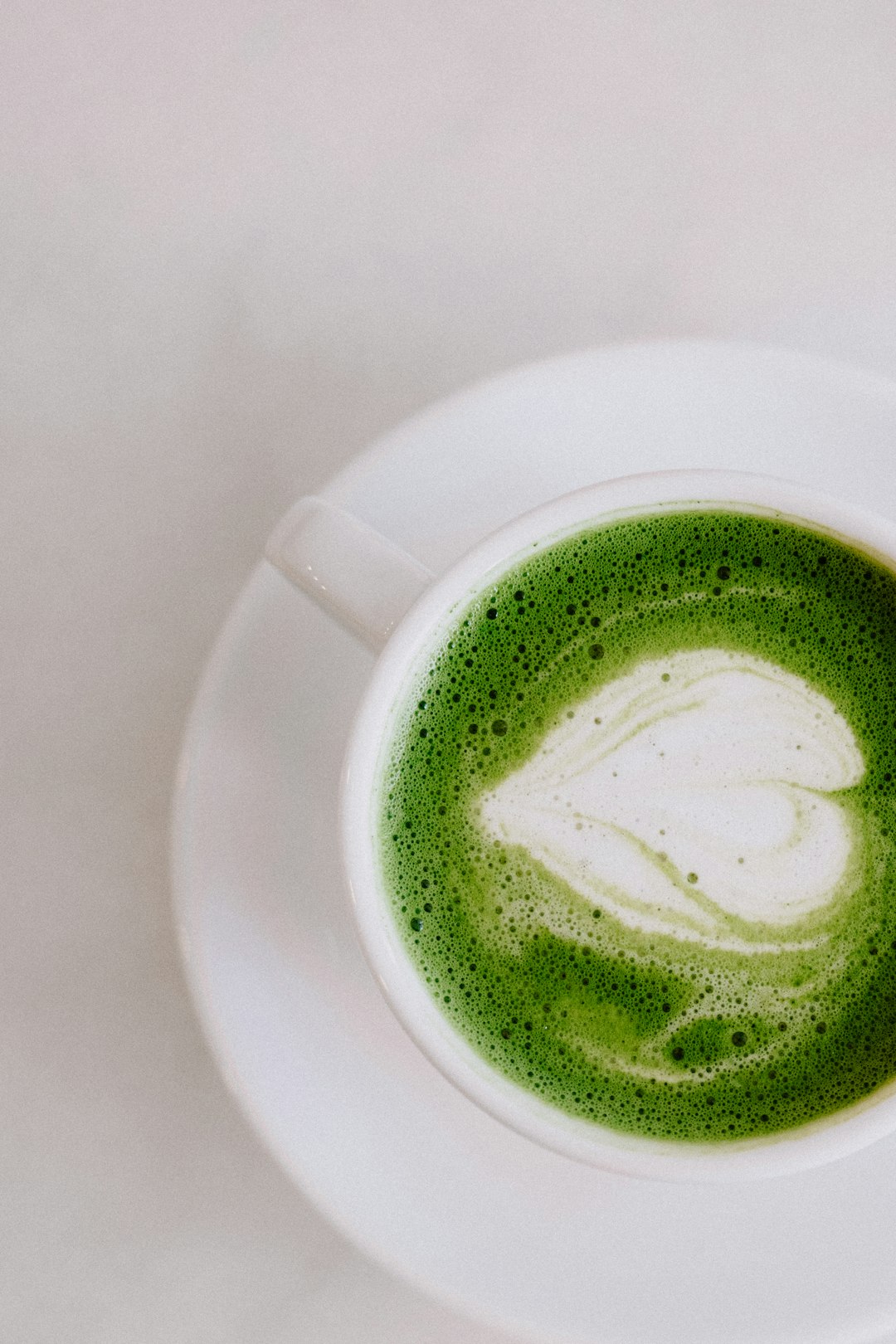 How to Choose the Best Quality Matcha Powder – matcha tea , Green Tea recipe Testing matcha powder quality at home using water test method to identify premium matcha characteristics