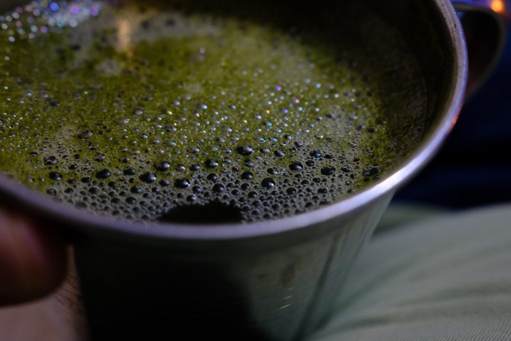 Matcha tea cure brain fog memory transformation showing clear vs foggy brain with matcha powder